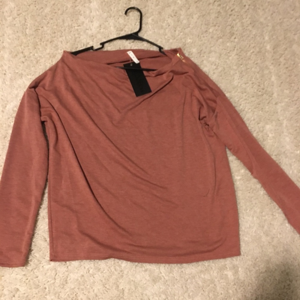 Ekattire off the shoulder zip shirt. NWT